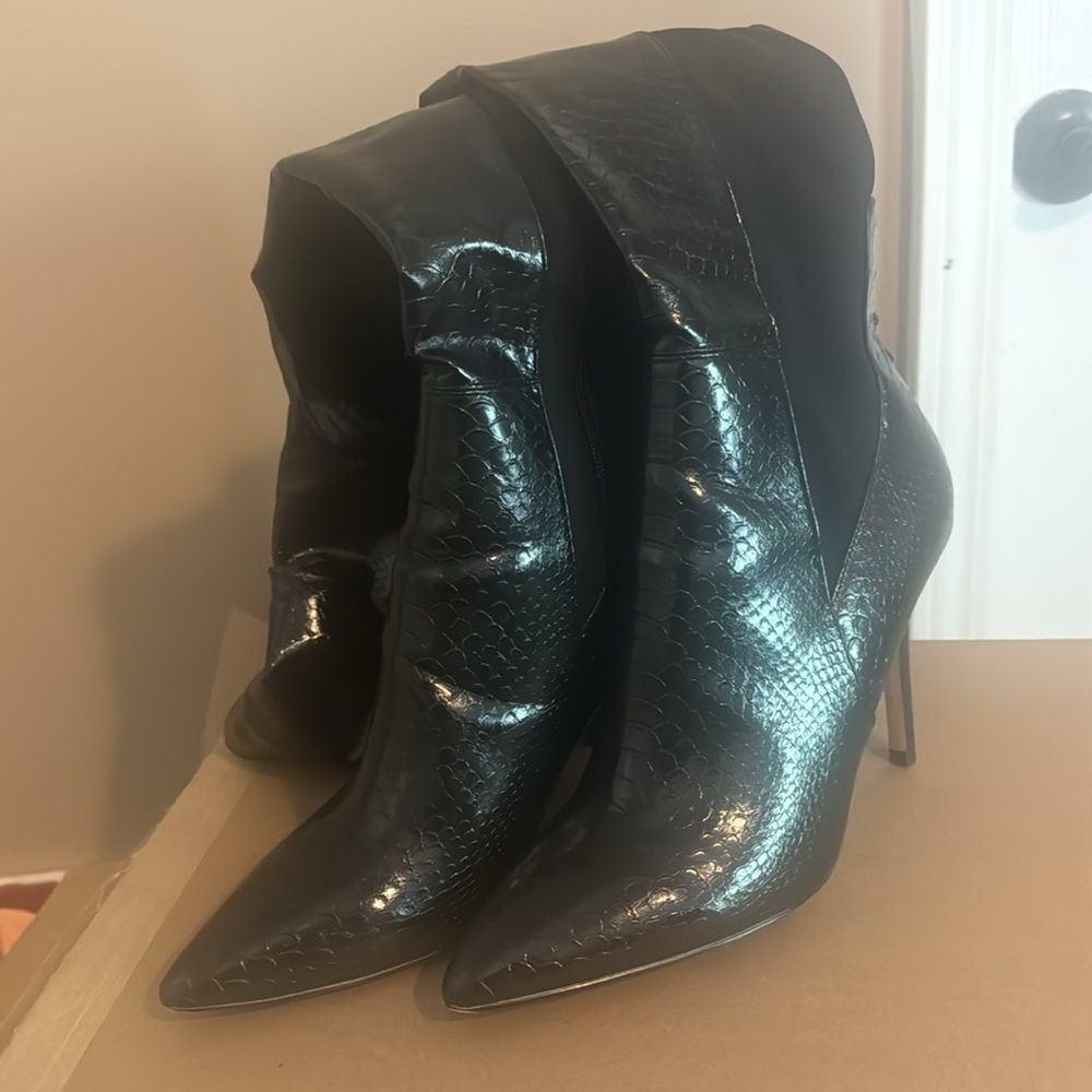 Over the knee boots - Picture 4 of 5